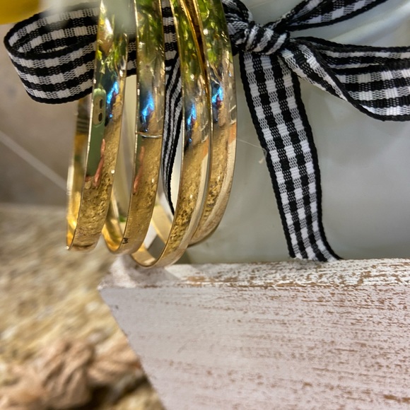 Set of 8 Goldtone Bangle Bracelet - Picture 3 of 8